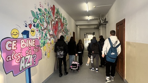 Ghiozdan ușor, elev puternic